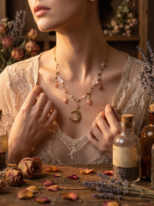 Flower Moon Necklace Gold